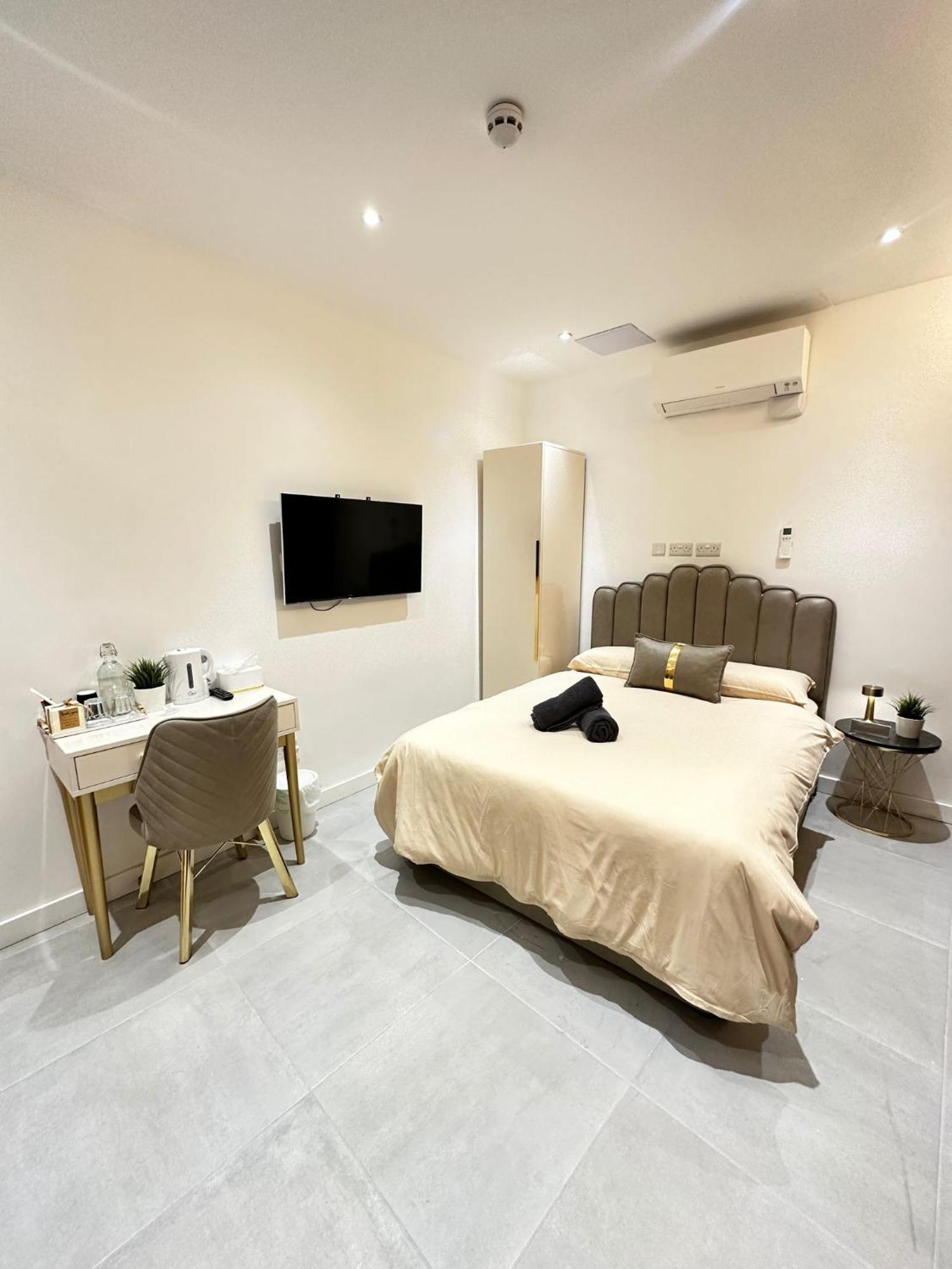 Studio 64 London Bagian luar foto