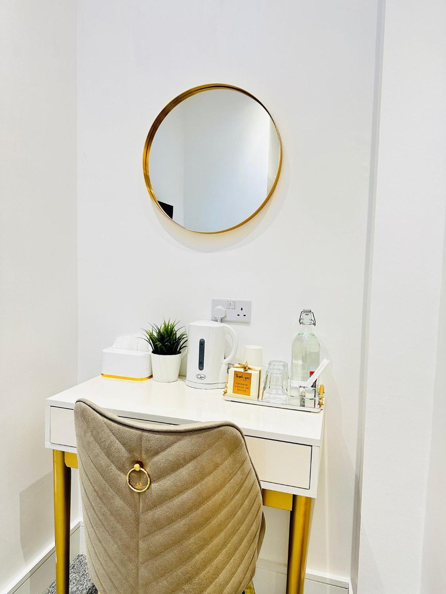 Studio 64 London Bagian luar foto